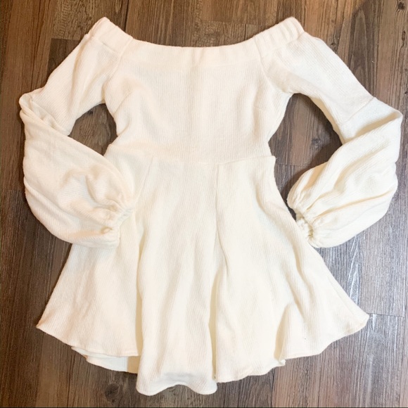 vestique Dresses & Skirts - NWOT Off-the-shoulder Sweater Dress